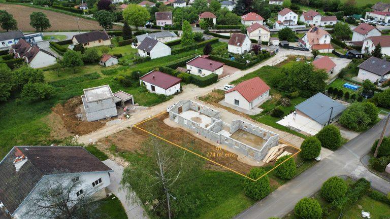 Vue aérienne indiquant le tracé du lot n°7 d'un ensemble immobilier mis en vente par Seguin maitrise d'œuvre.
