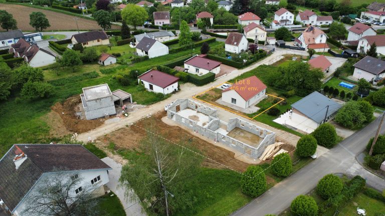 Vue aérienne indiquant le tracé du lot n°8 d'un ensemble immobilier mis en vente par Seguin maitrise d'œuvre.