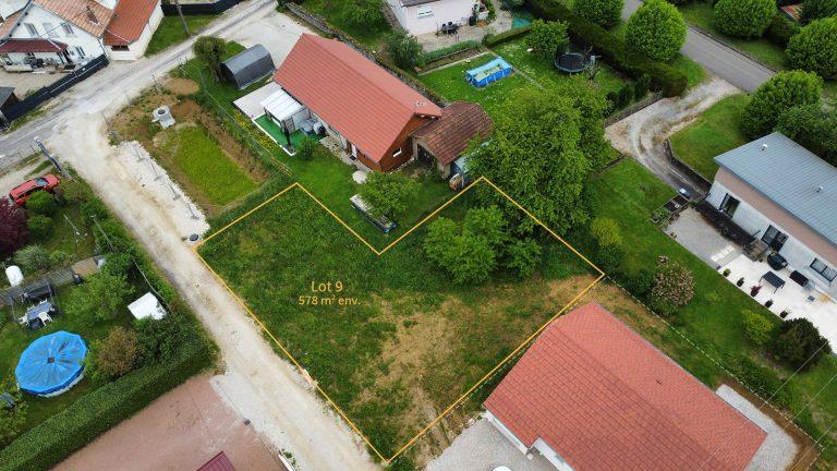 Vue aérienne indiquant le tracé du lot n°9 d'un ensemble immobilier mis en vente par Seguin maitrise d'œuvre.