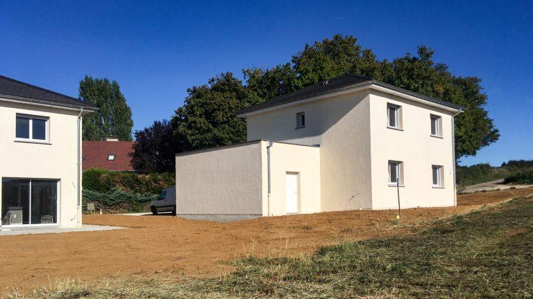Construction de maisons individuelles par Seguin maitrise d'œuvre, vue des facades arrières.