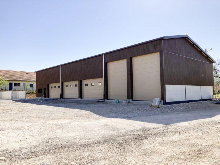 Hangar de stockage en bois construit par Seguin maitrise d'œuvre.