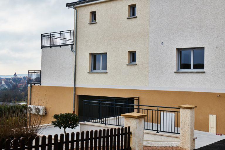 Vue de côté d'un immeuble de 5 logements construits par Seguin maitrise d'œuvre.