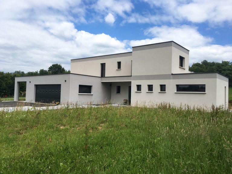 Construction d'une maison individuelle par Seguin maitrise d'œuvre, vue facade avant.