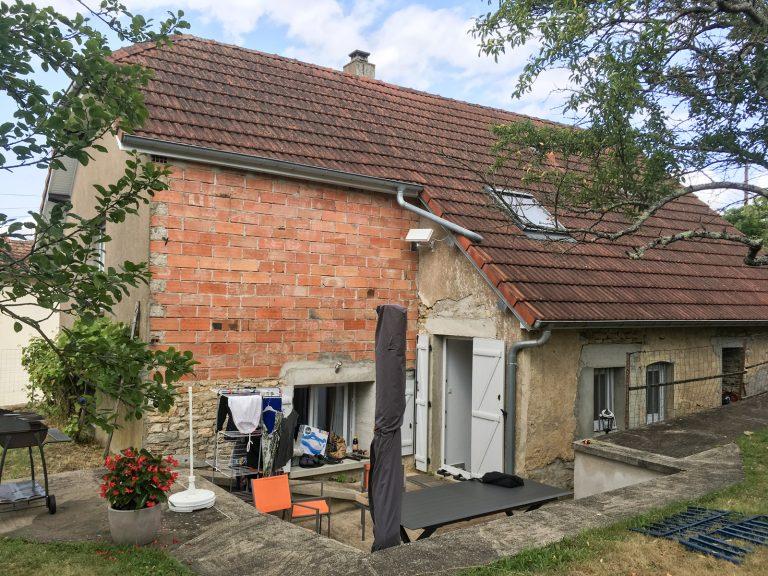 Création d'une extension d'une maison par Seguin maitrise d'œuvre, vue avant les travaux.