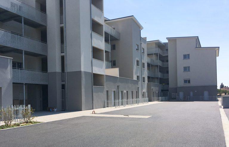 Vue arrière d'un bâtiment d'habitation collective construit par Seguin maitrise d'œuvre.