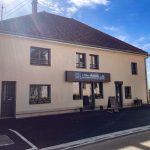 Photo de la facade avant d'une ancienne mairie après sa transformation par Seguin maitrise d'œuvre.