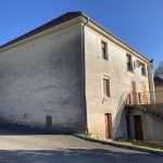 Photo de la facade arrière d'une ancienne mairie avant sa transformation par Seguin maitrise d'œuvre.