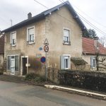 Vue avant travaux, d'une facade de maison rénovée par Seguin maitrise d'œuvre